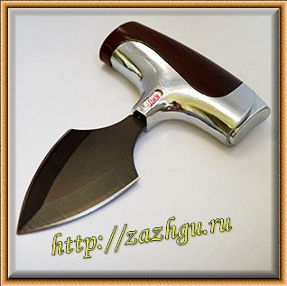 Зажигалка с треугольным лезвием